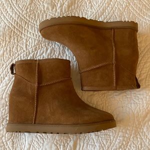 UGG Classic Femme Mini